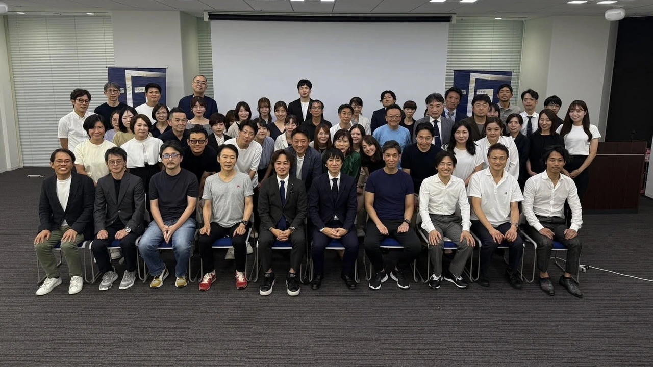 歯科経営大学3期の受講生と講師の集合写真
